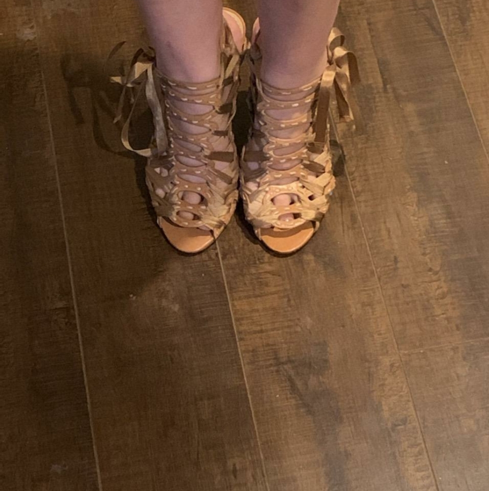 Heels - Picture 2 of 2